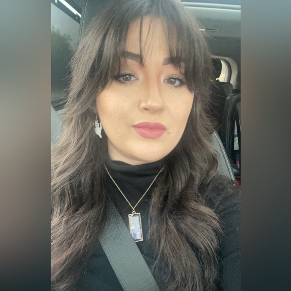 Meet your Posher, Casey - Picture 2 of 2